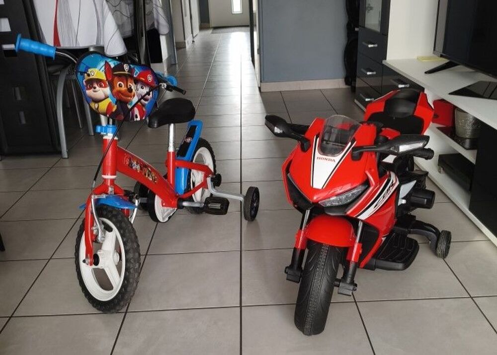 Ensemble V&eacute;lo + Moto Jeux / jouets