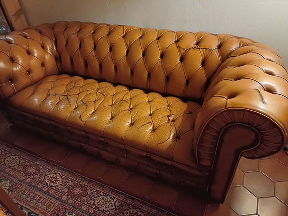 Canap&eacute; &quot;Chesterfield&quot; Meubles