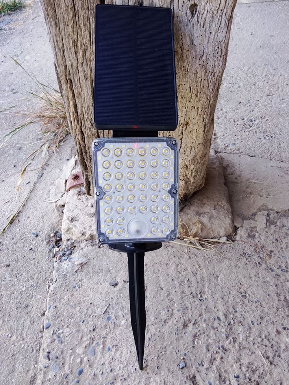 Spot a Piquer Led Solaire 10 watts Jardin