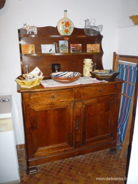 Buffet vaisselier ancien en noyer 385 Castres (81)