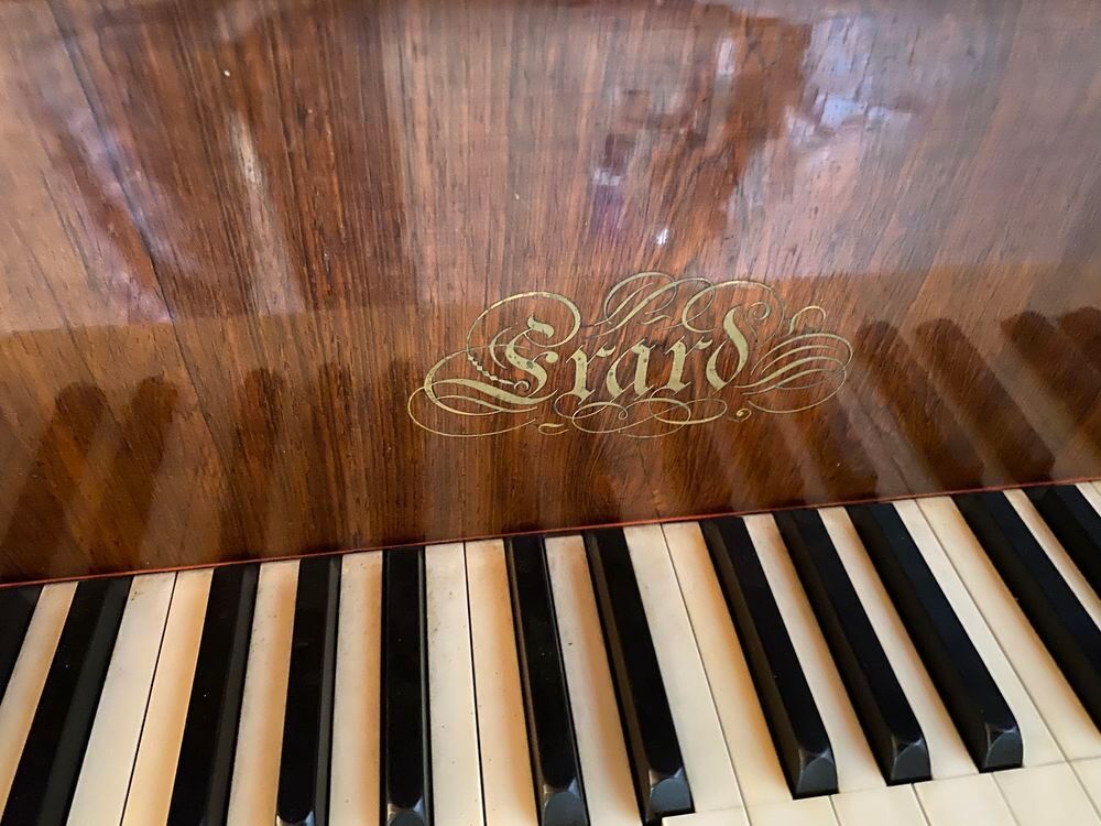 Piano &agrave; queue Erard Instruments de musique
