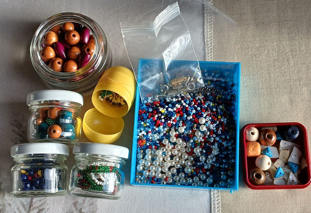 LOT DE PERLES POUR ENFANTS Jeux / jouets