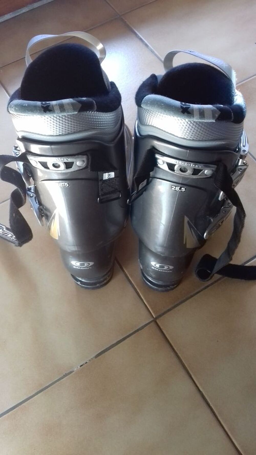 Chaussures de ski SALOMON mission 5 taille 43/44 ( 28:5 )
Chaussures