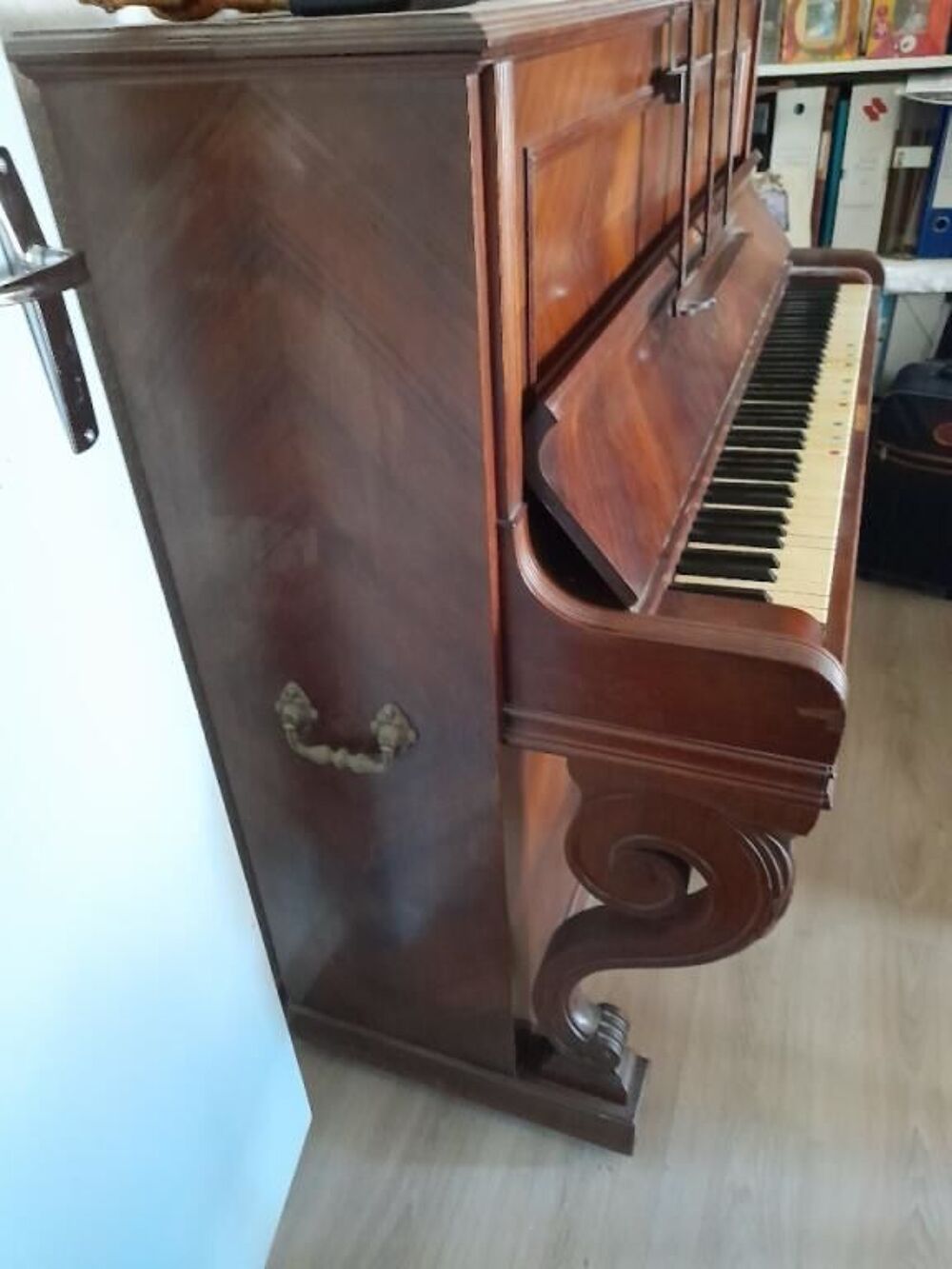 Donne Piano classique ancien, marque GAVEAU, en bon &eacute;tat.
Instruments de musique