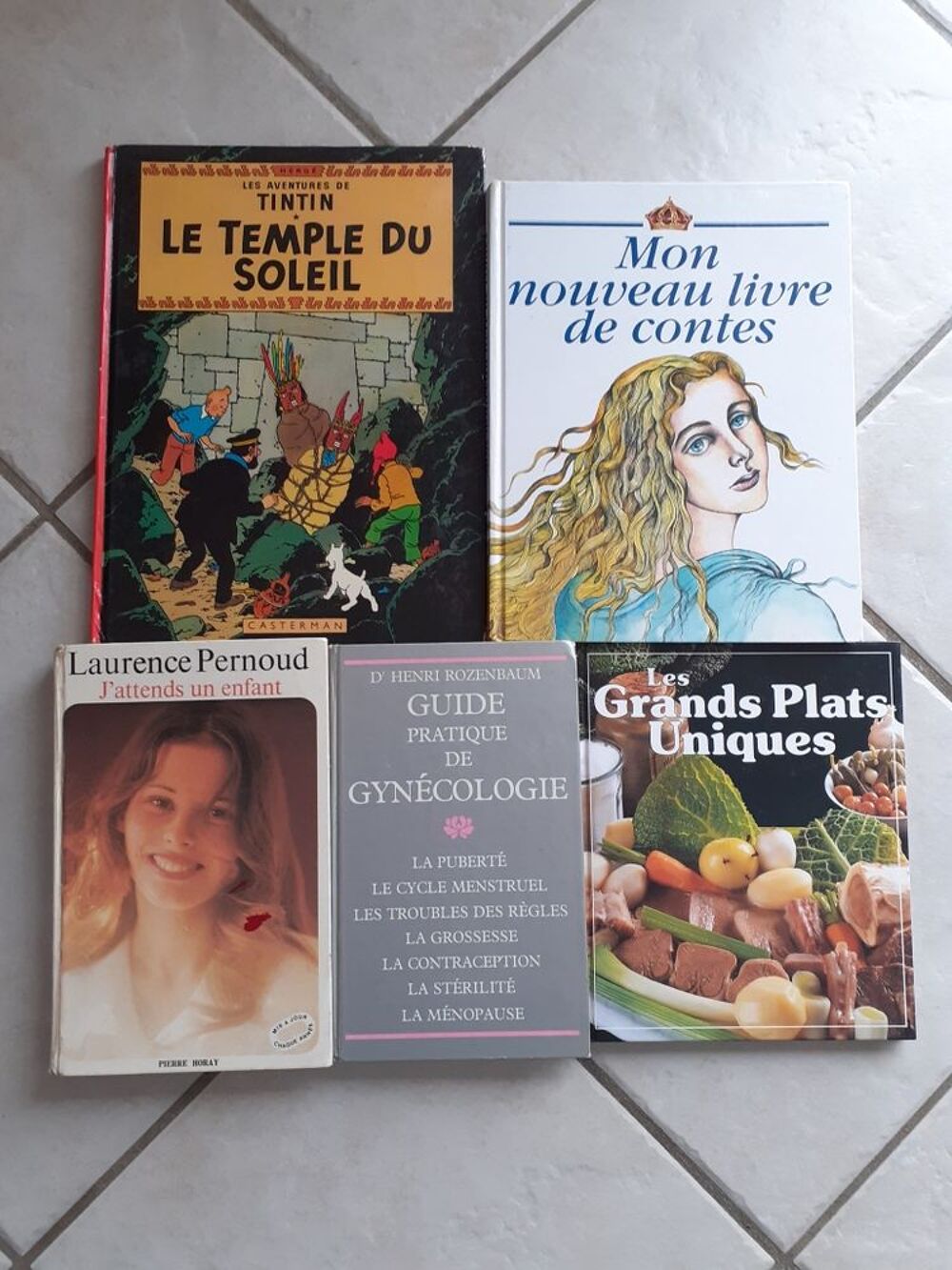 Livres Tintin / contes / grossesse / gyn&eacute;cologie / cuisine Livres et BD