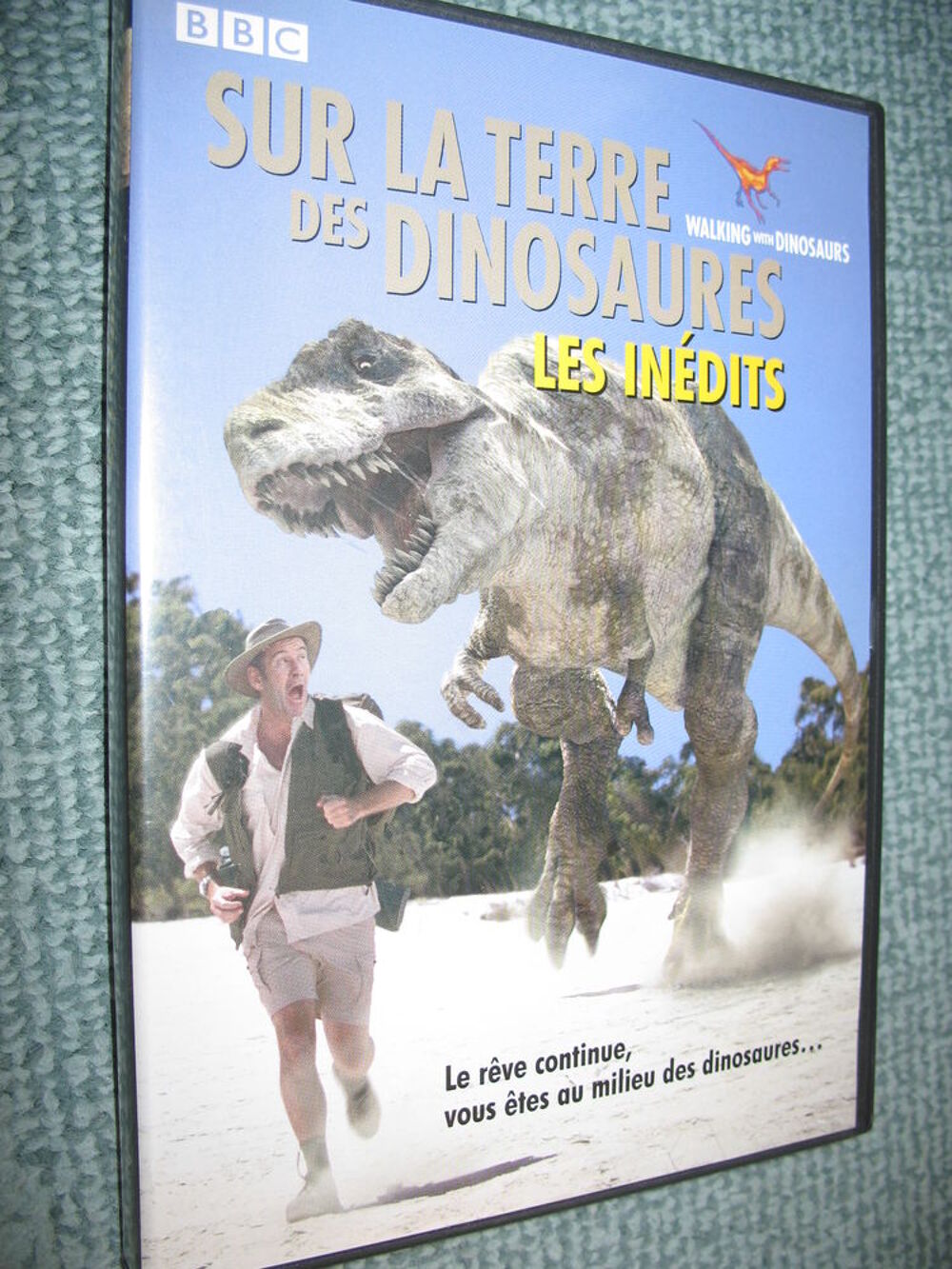 DVD "Sur la terre des dinosaures" Les in&eacute;dits DVD et blu-ray