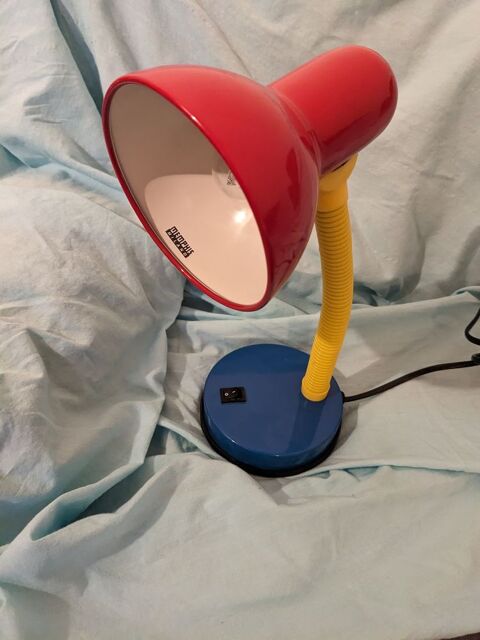 Lampe design MEMPHIS couleurs primaire en parfait �tat.
Memp 45 Marseille 13 (13)