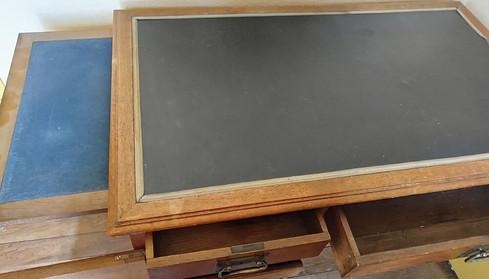 Bureau/secr&eacute;taire de m&eacute;tier ancien en bois marron fonc&eacute; Meubles