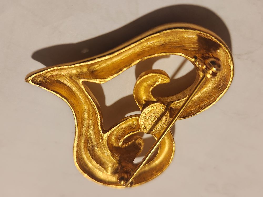 Broche c?ur dor&eacute; Christian LACROIX Bijoux et montres