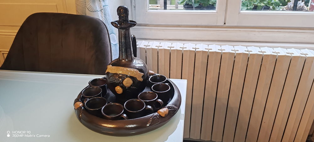 Service &agrave; Calvados en gr&egrave;s Décoration