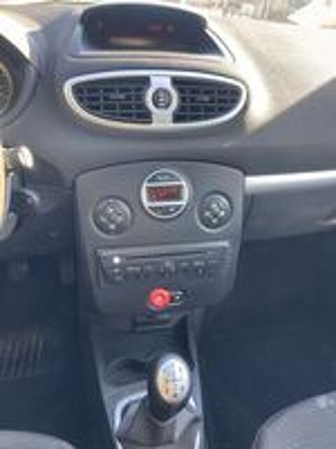 Clio III Estate Clio Estate 1.5 dCi 85 eco2 Extr&ecirc;me Claire 2009 occasion 06700 Saint-Laurent-du-Var