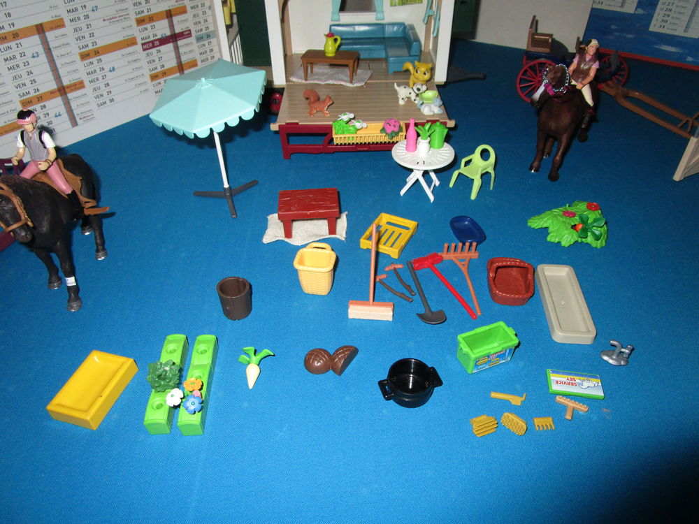 lot c5w77 roulotte +accessoires schleich Jeux / jouets