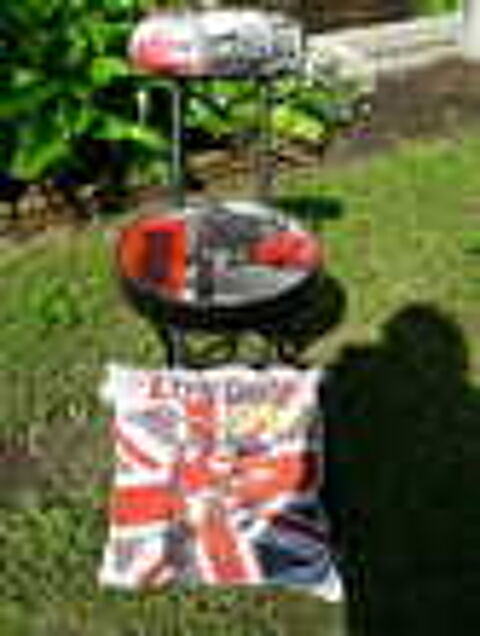 TBE DIVERS ARTICLES P/ENFANTS Ptites chaises, poubelles, etc Jeux / jouets