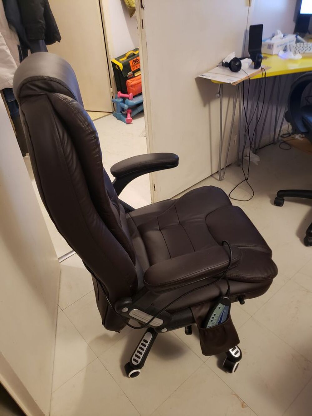 Fauteuil cuire toute neuf Meubles