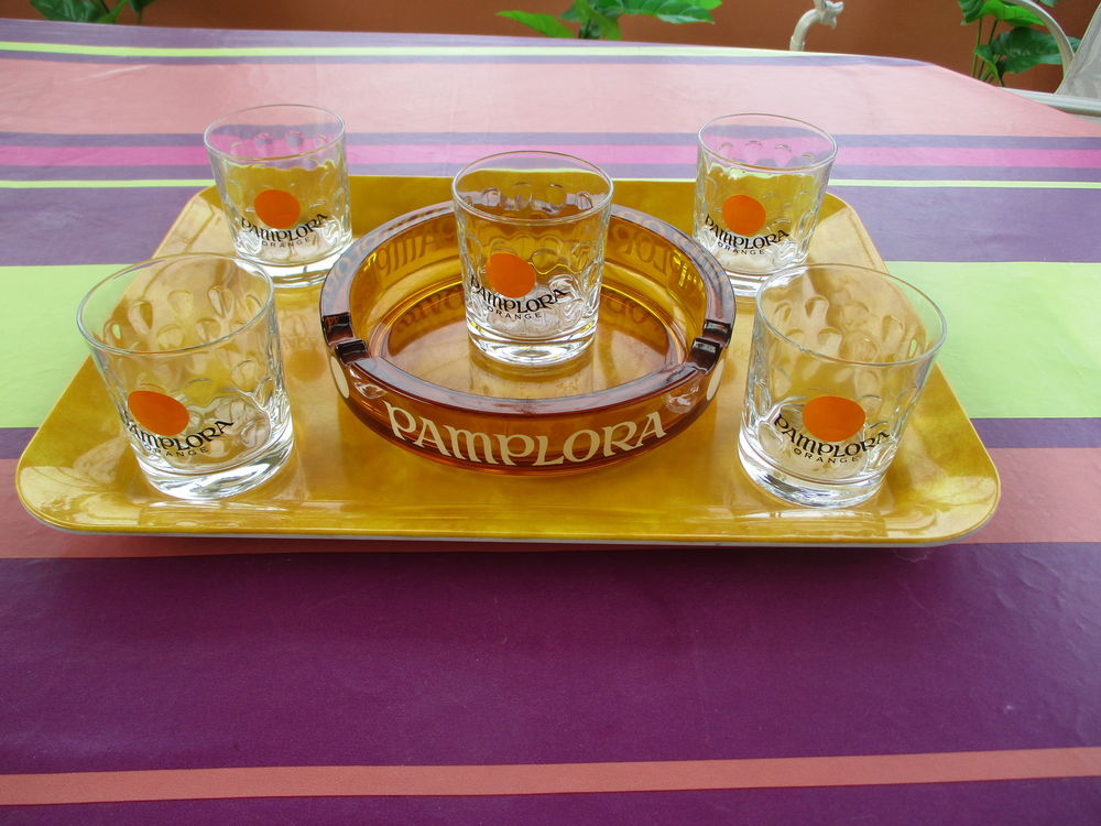 Lot de 5 verres + Cendrier "PAMPLORA" Décoration