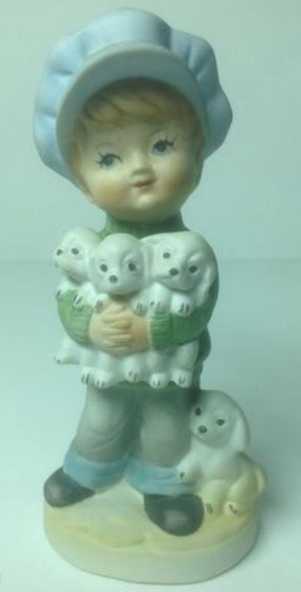 ENFANT &Agrave; LA CASQUETTE AVEC CHIOTS Envoi Possible
Décoration