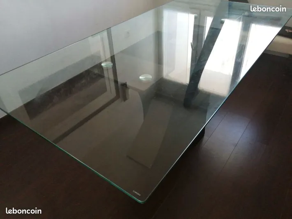 Table &agrave; manger en verre avec pied en bois moderne Meubles