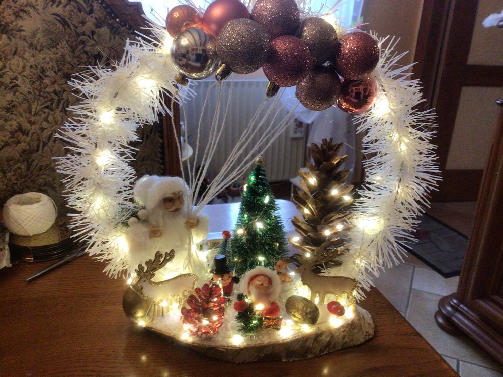 Arrangements de No&euml;l fait maison un grand choix et couronne Décoration