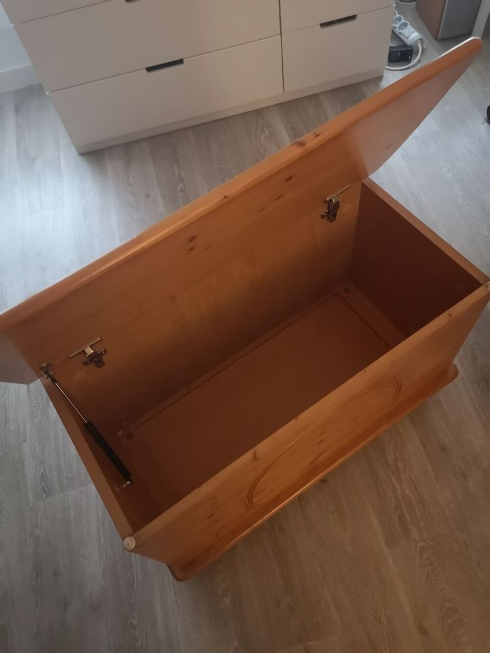 Coffre en pin clair
Mobilier enfants