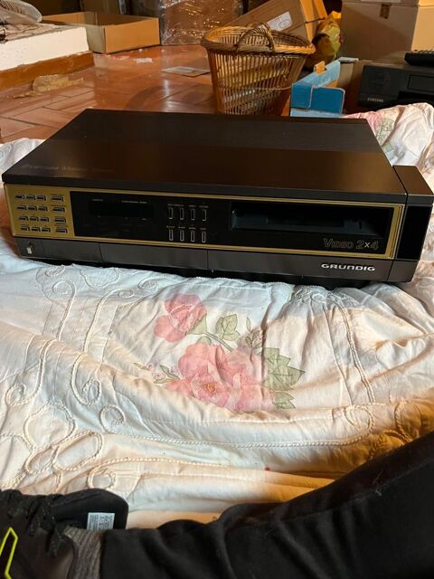 magntoscopes vintage VHS et V2000 120 Le Thor (84)