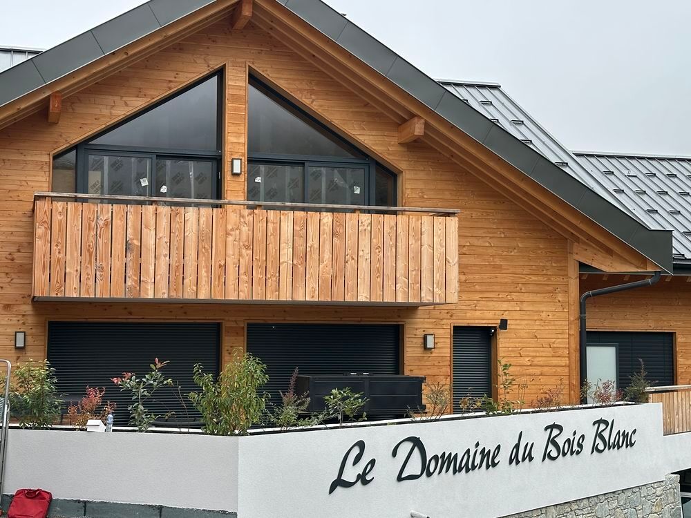 Vente Appartement T4 de 96 m2  + 21 m2 utiles en FRAIS DE NOTAIRE REDUIT avec terrasse/cave, casier ski, et 2 parkings couvertsLe titre de votre annonce Arâches-la-frasse