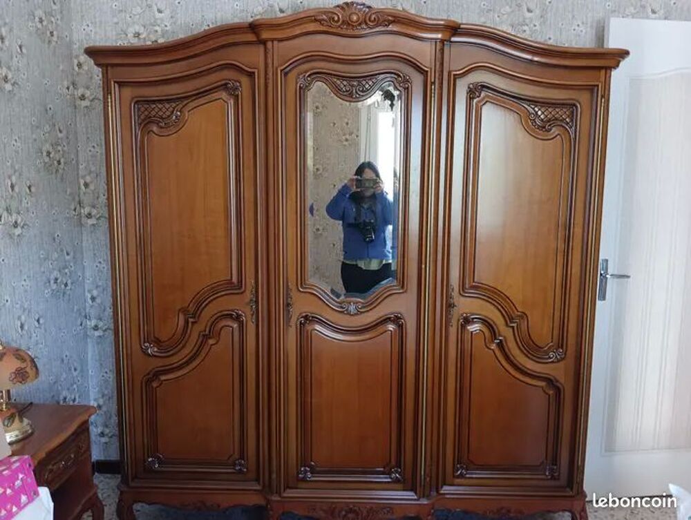 Armoire en merisier Meubles