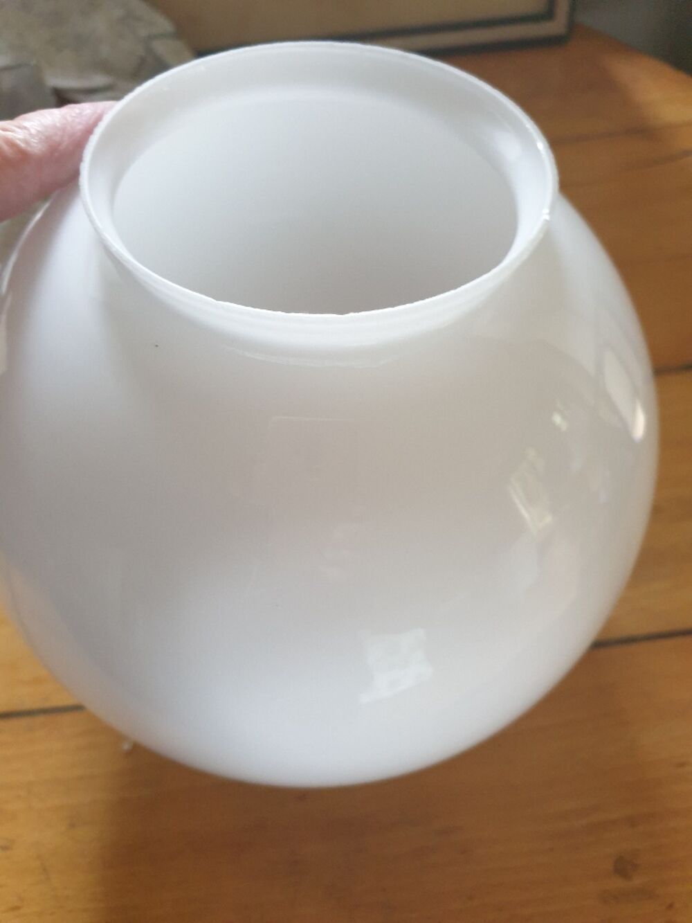 Plafonnier, abat jour, boule de verre opale Décoration