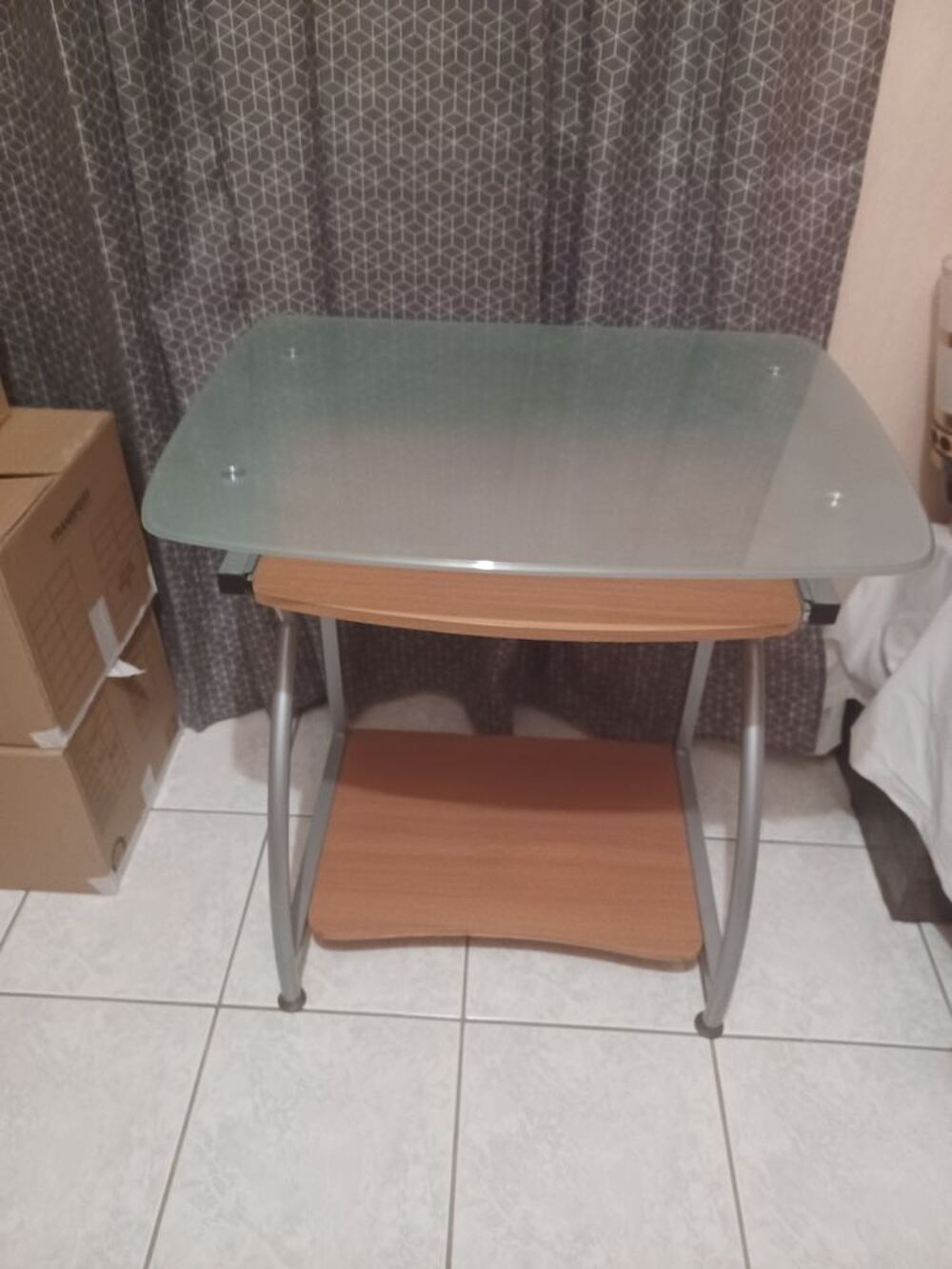 Bureau informatique. Meubles