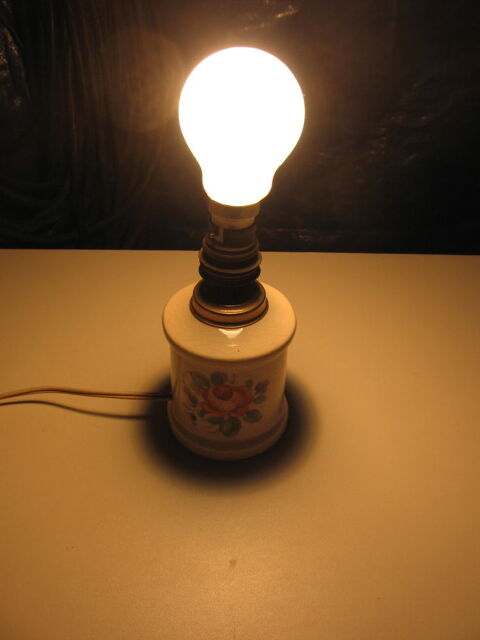 Petite lampe  poser ( 135 b )  0 Plouvorn (29)