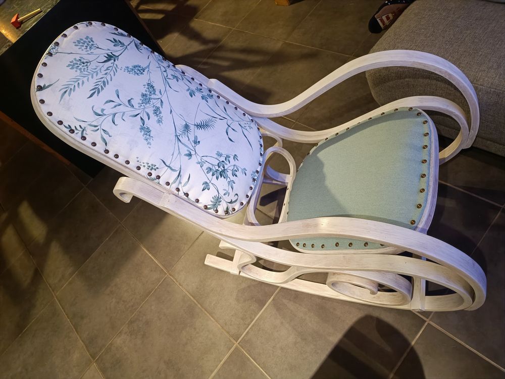 Roking chair r&eacute;nov&eacute; Meubles