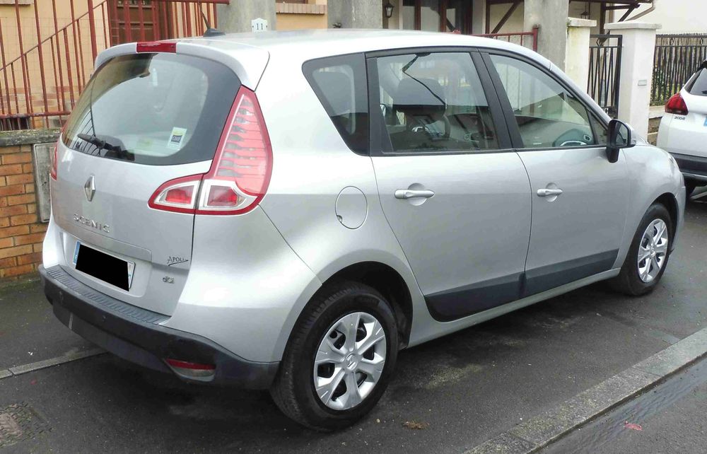 Sc&eacute;nic III Scenic III dCi 105 eco2 Expression 2010 occasion 93430 Villetaneuse