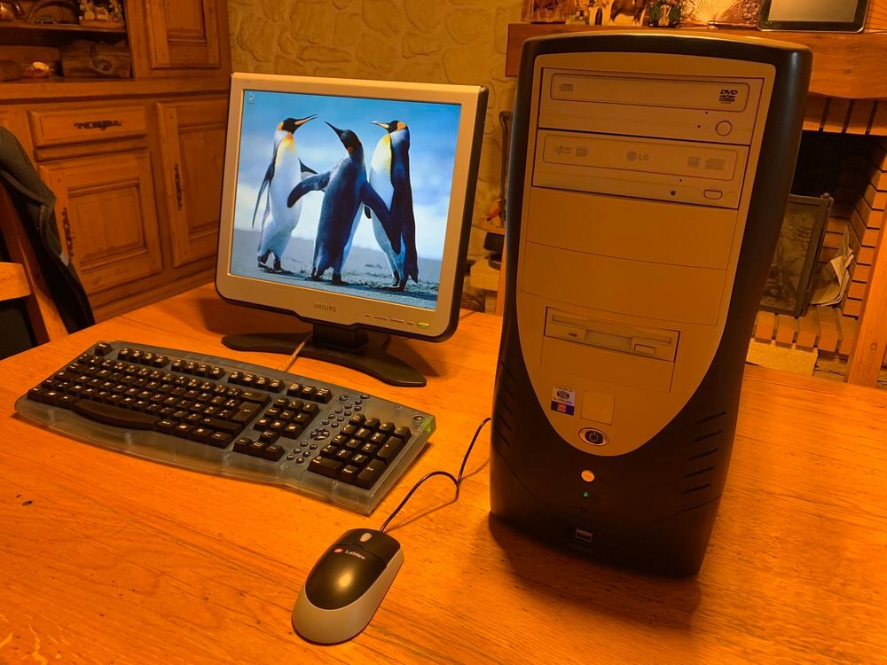 Ordinateur fixe Matériel informatique
