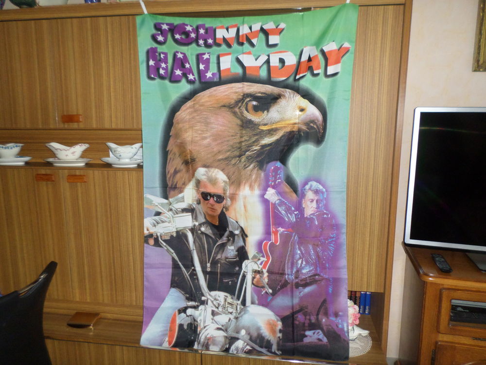 Dvd et blu ray hallyday et divers coffrets drapeau briquets DVD et blu-ray