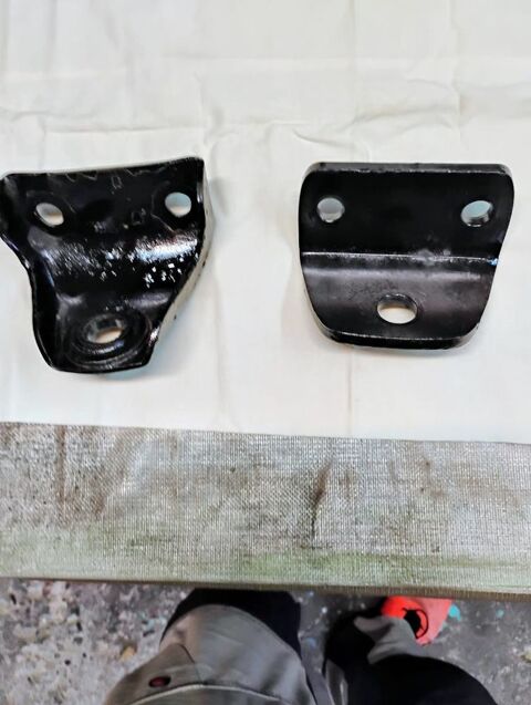 Lot de 2 chapes pour crochets attelages Auto  10 Carcassonne (11)