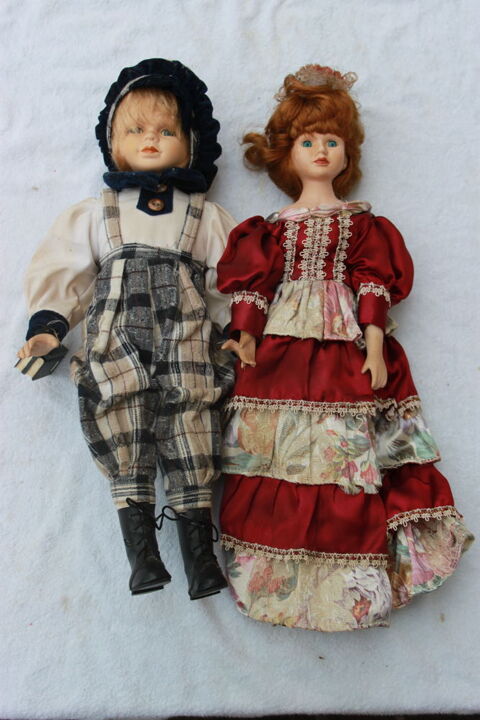 2 Poup�es de collections 4 Montigny-Lencoup (77)