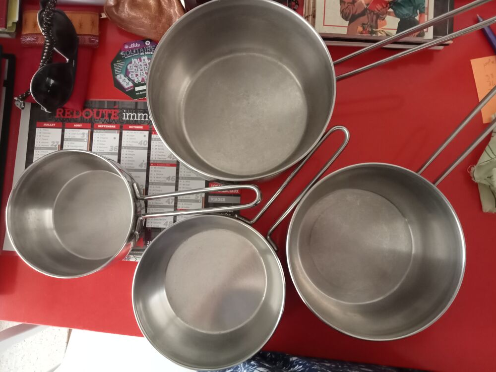 4 casseroles Lagostina Electroménager