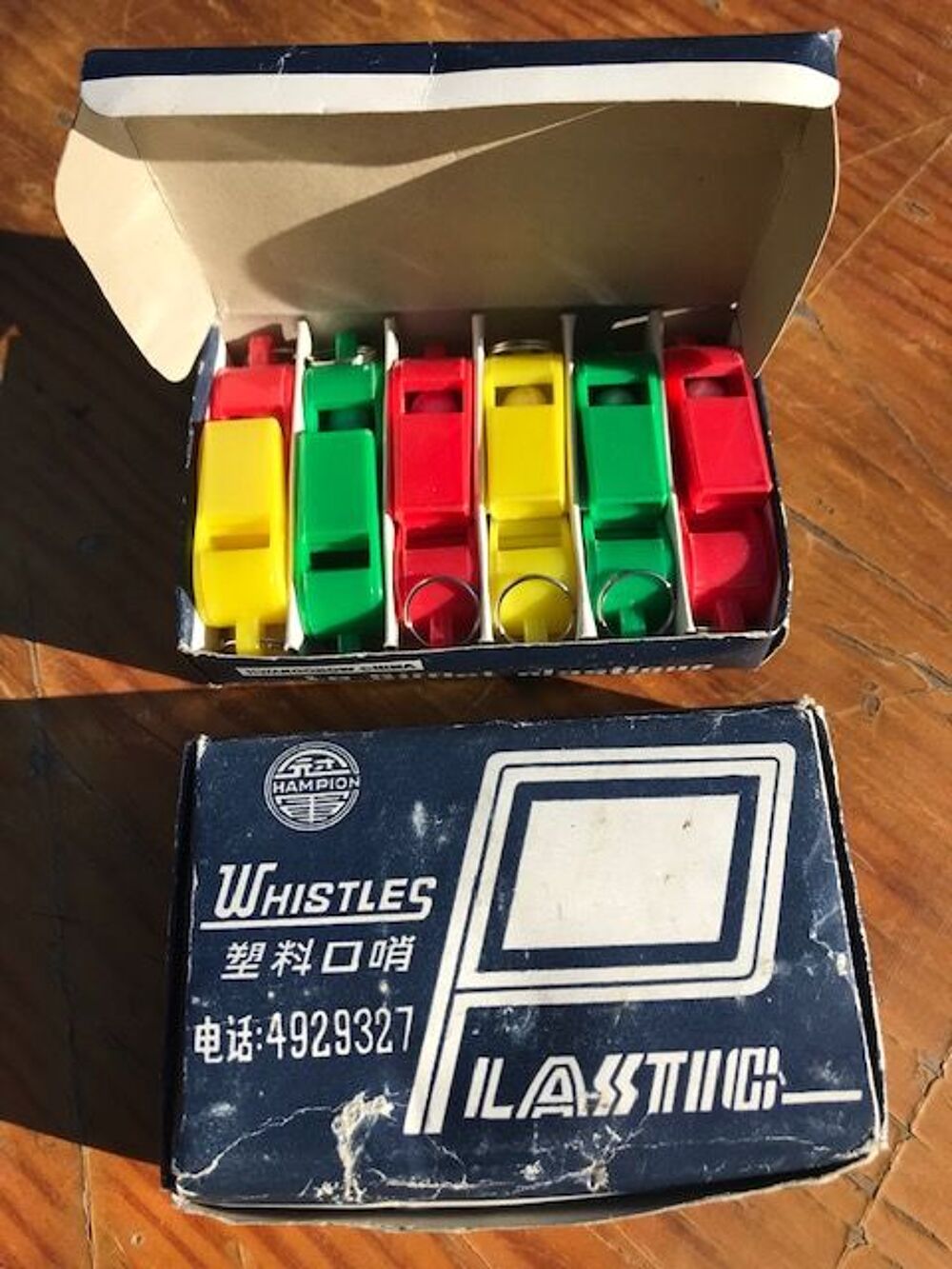 Bo&icirc;tes de sifflets 1970 