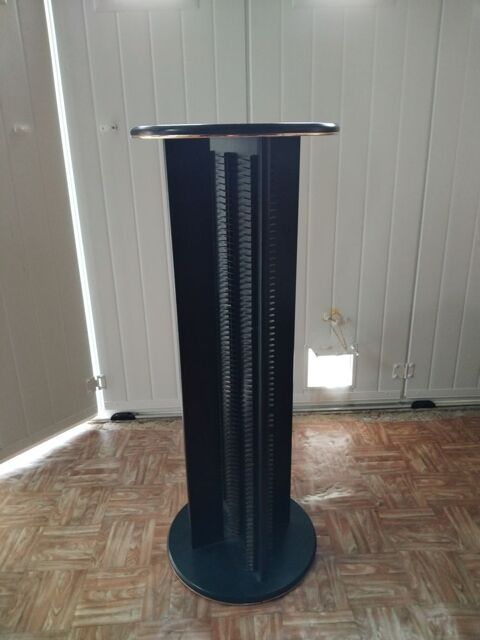 TOUR POUR RANGER LES 400 CD
BOIS ,PIVOTE 20 Villev�que (49)