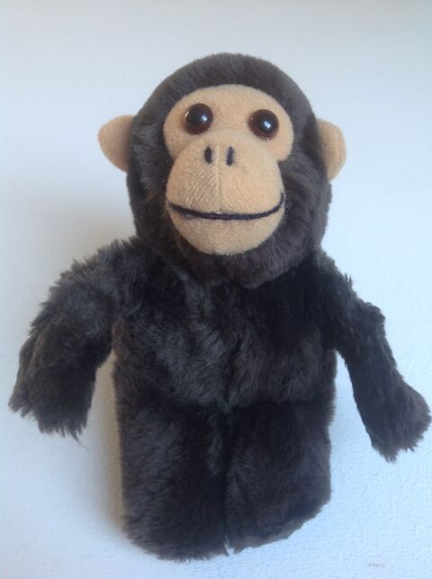 PETIT SINGE EN PELUCHE MARRON FONCÉ Envoi Possible
5 Trégunc (29)