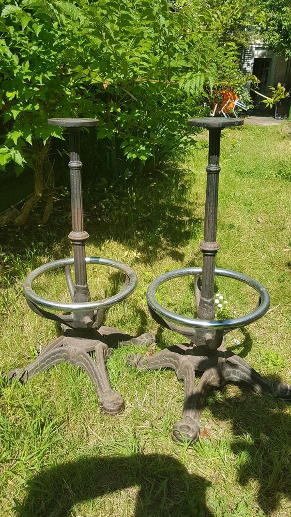 Tabouret ou table fonte ancien Meubles