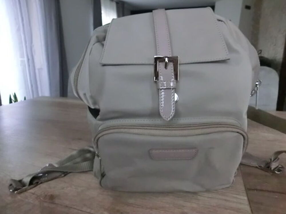 sac voyage lancaster neuf
Maroquinerie