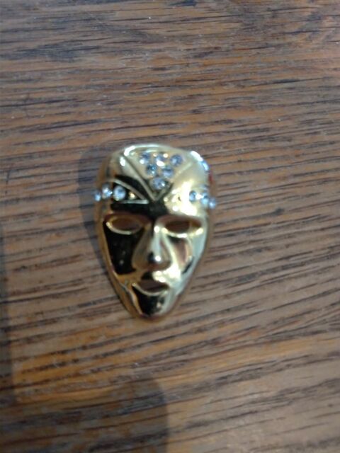 Broche dore masque vnitien, strass. 10 Saint-Brs (30)