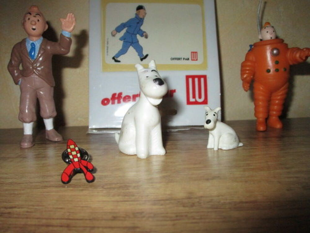 LOT irf58 FIGURINE TINTIN ET MILOU PUBLICITAIRE "LU" 
