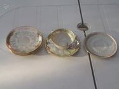 Tasse anciennes et sous tasses en porcelaine 0 Mérignies (59)