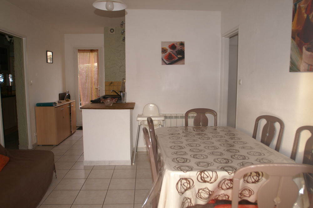 Vente Appartement RARE T4 RDJ 2 TERRASSES 600 M PLAGES 2 PARKING/CLIM La londe-les-maures