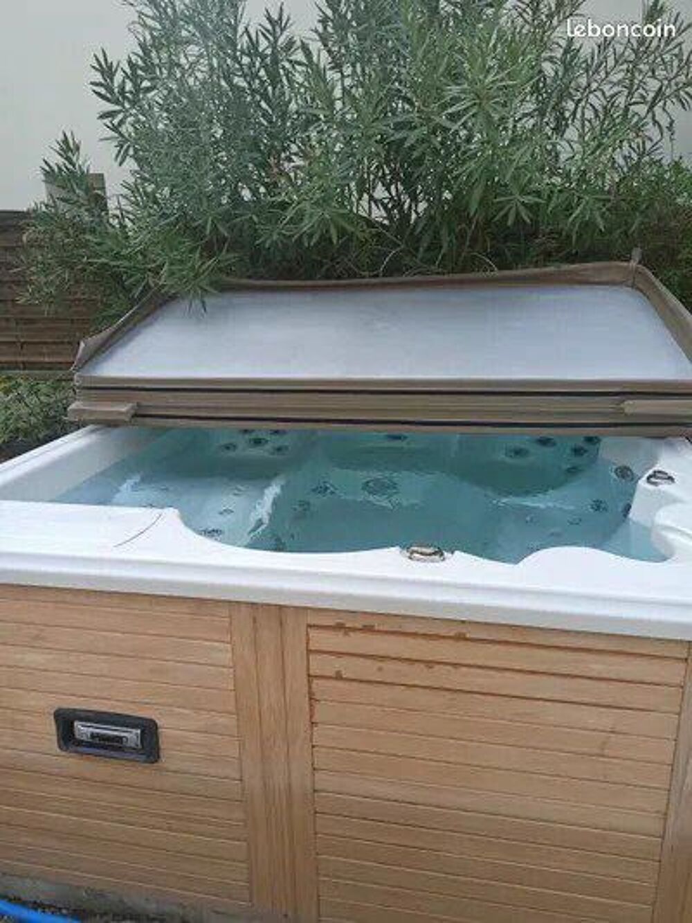   maison/ jacuzzi proche Avignon
Provence-Alpes-Côte d'Azur, Sarrians (84260)