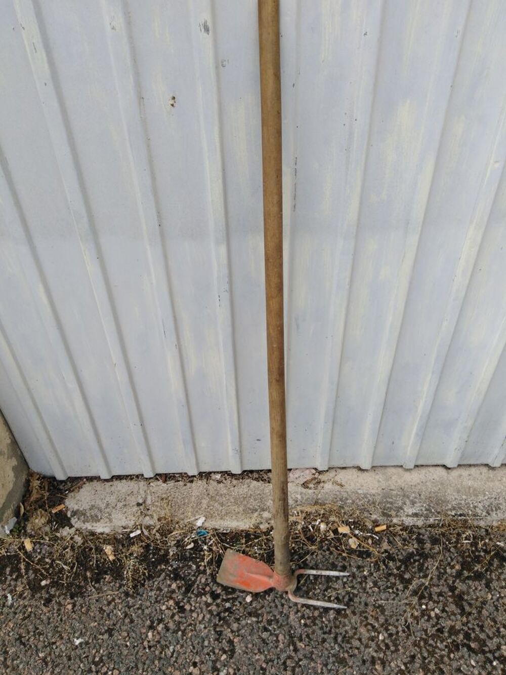 Serfouette avec manche en bois Jardin