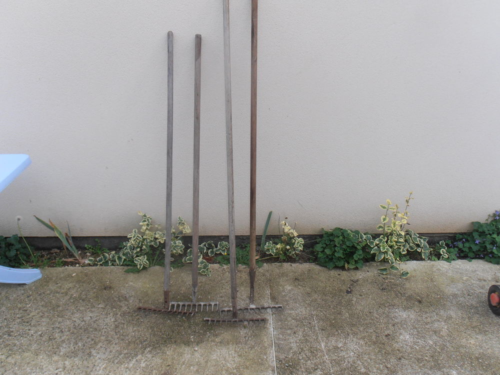 rateau pelle beche Jardin