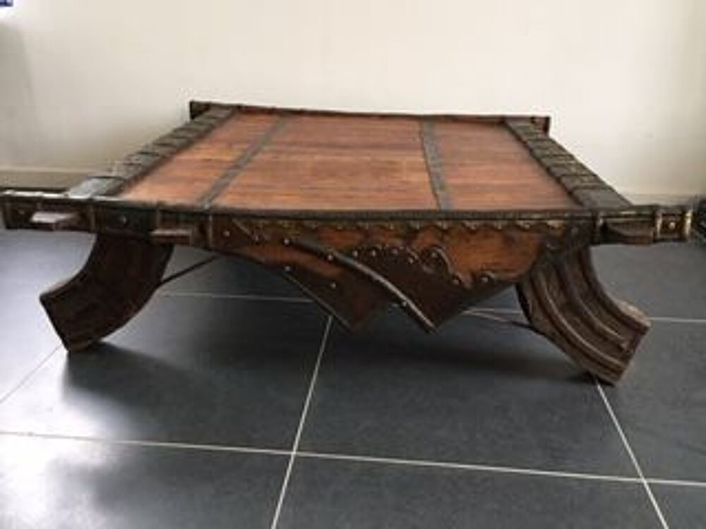 Table basse ("&eacute;l&eacute;phant") Meubles