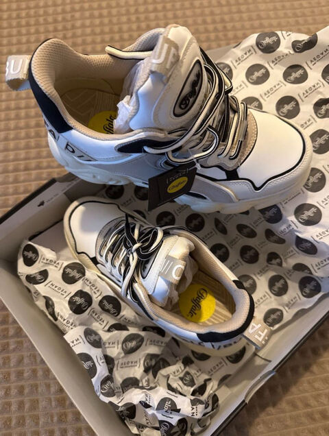 Buffalo London Platform Sneakers - Size 40 - Cream White Mulhouse (68)